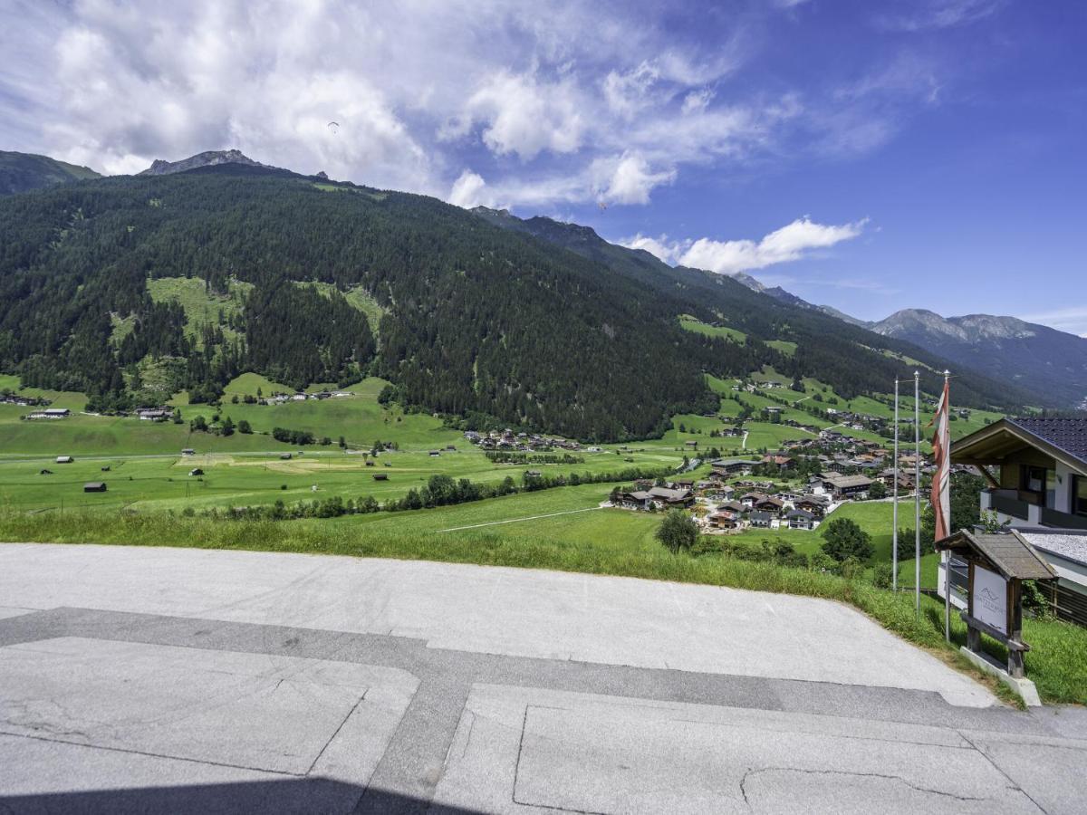 Group In Stubaital With Storage *